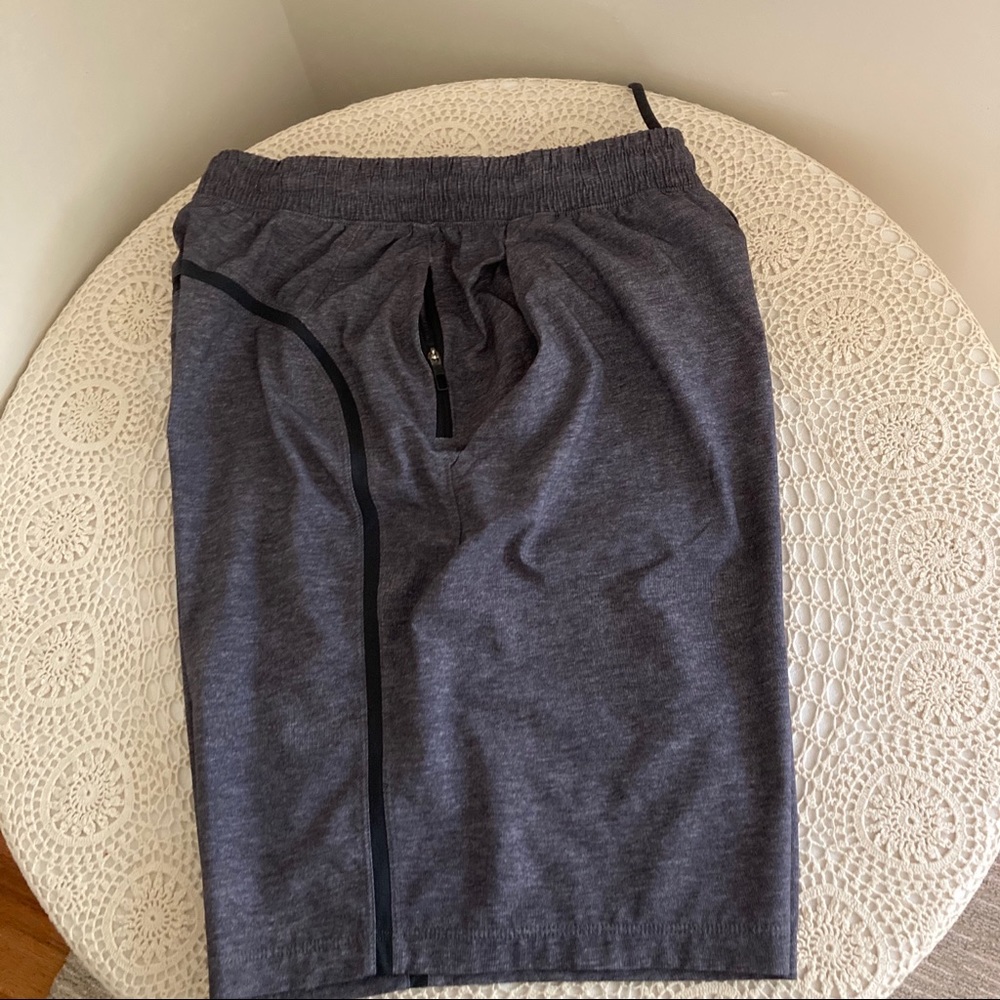 Lululemon Pace Breaker Shorts No Liner 9” Size S